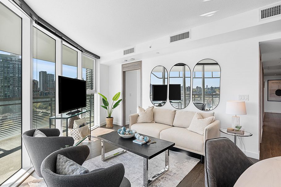 1585 87 Nelson Street Vancouver, BC - 3