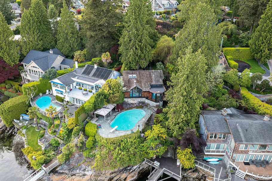 4541 Stonehaven Avenue North Vancouver, BC - 8