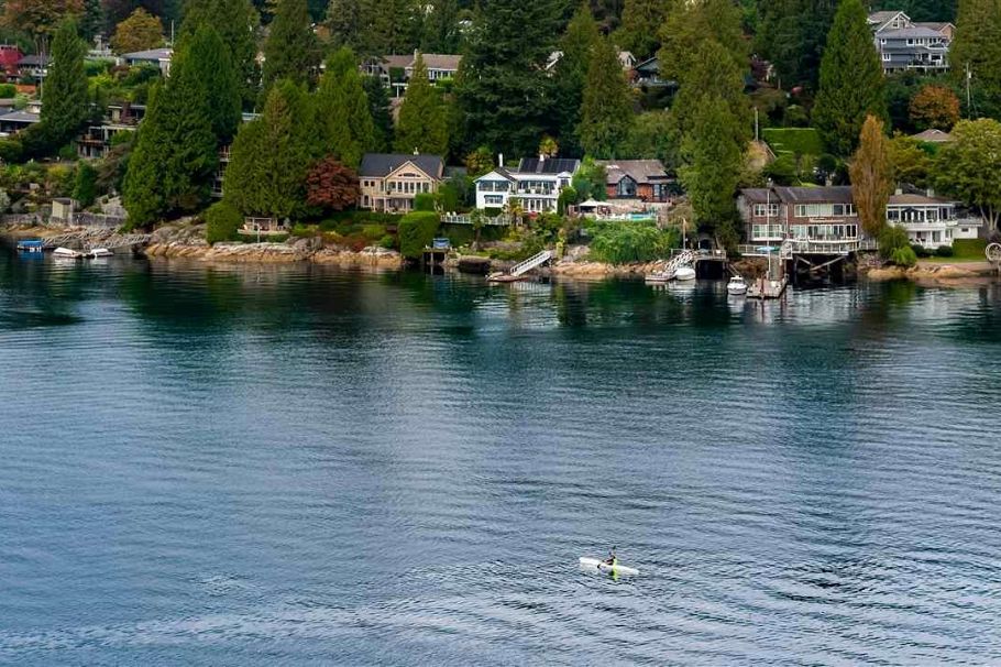 4541 Stonehaven Avenue North Vancouver, BC - 4