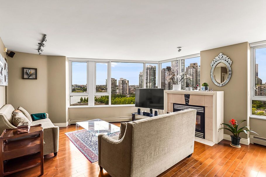 1605 1383 Marinaside Crescent Vancouver, BC - 10