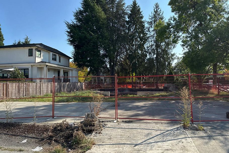 6498 Cartier Street Vancouver, BC - 1