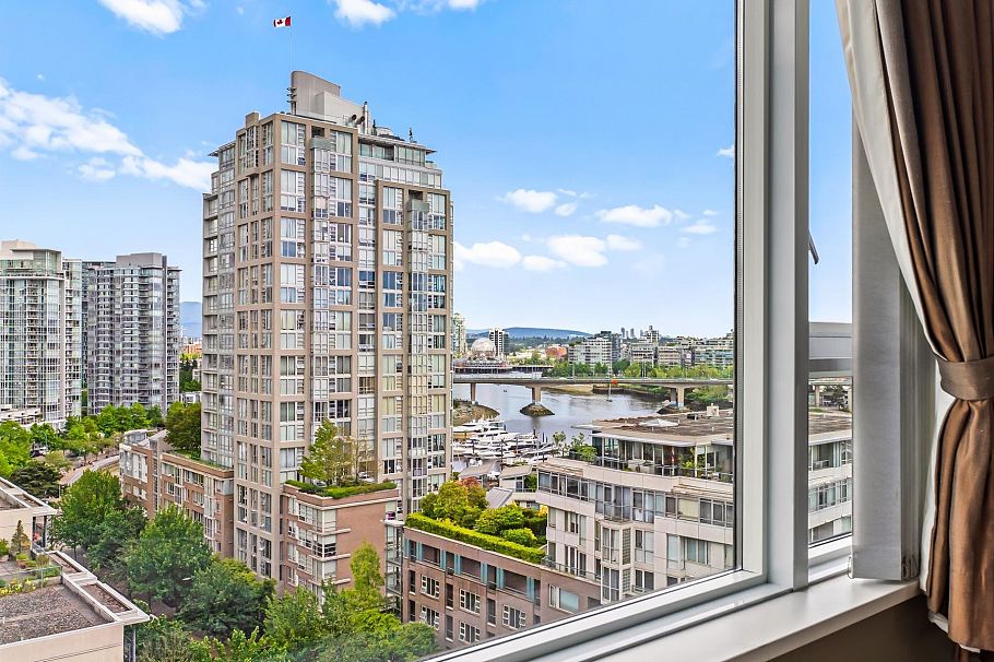 1605 1383 Marinaside Crescent Vancouver, BC - 13