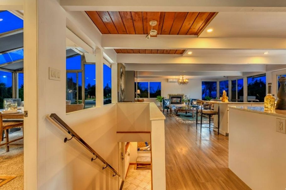 466 E Kings Road North Vancouver, BC - 11