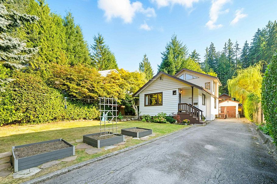4565 Cove Cliff Road North Vancouver, BC - 2