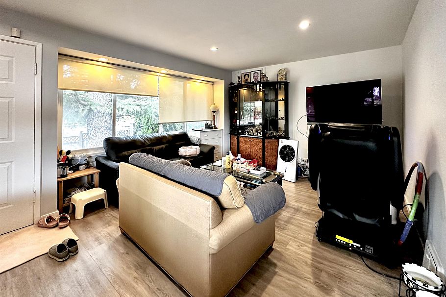 7630 Victoria Drive Vancouver, BC - 4