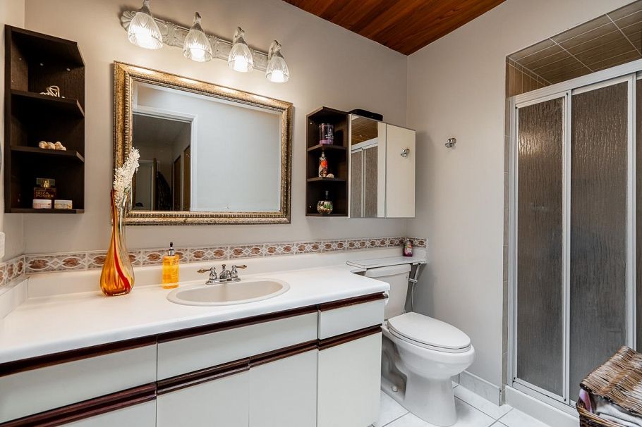 1184 Riverside Drive North Vancouver, BC - 20