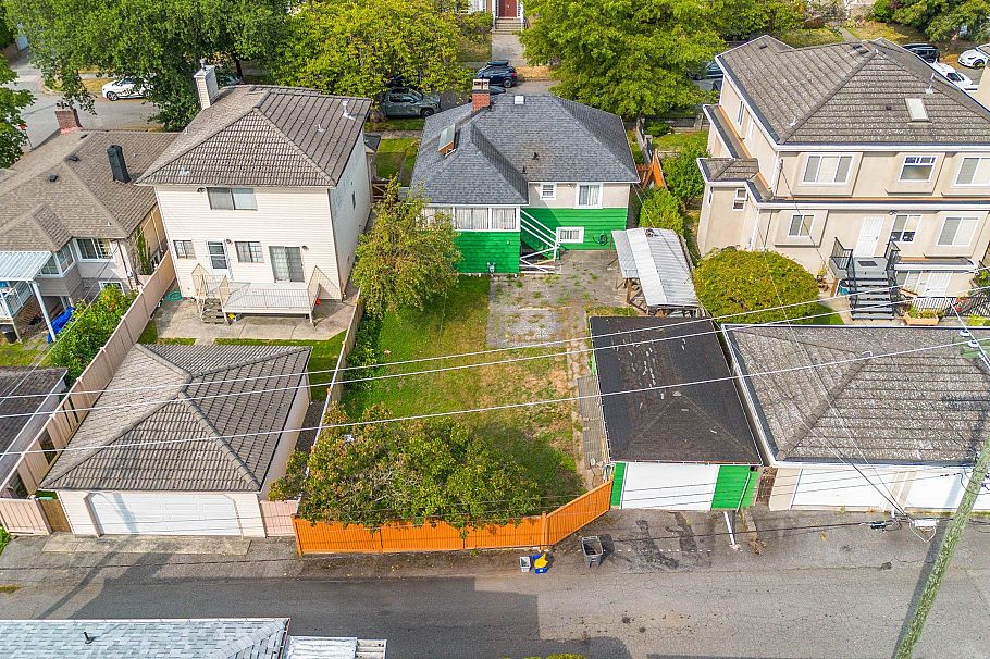 5670 Columbia Street Vancouver, BC - 27