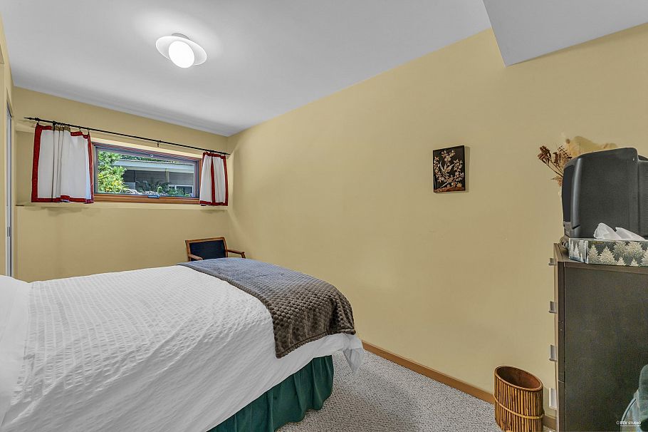 4323 Valencia Avenue North Vancouver, BC - 27