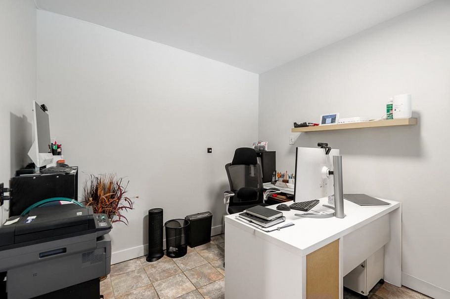 1184 Riverside Drive North Vancouver, BC - 34