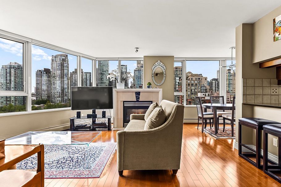 1605 1383 Marinaside Crescent Vancouver, BC - 7