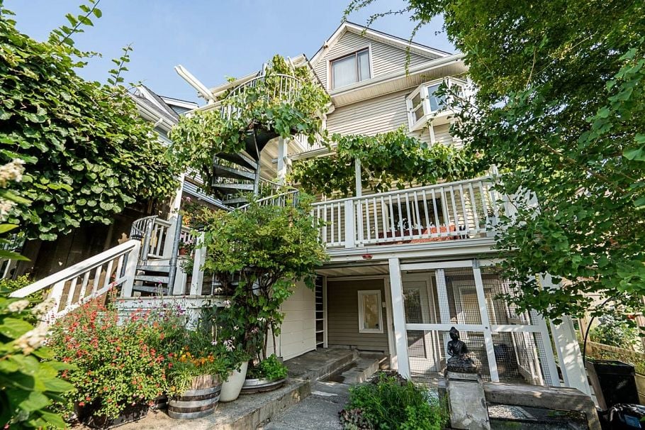 830 E 14th Avenue Vancouver, BC - 1