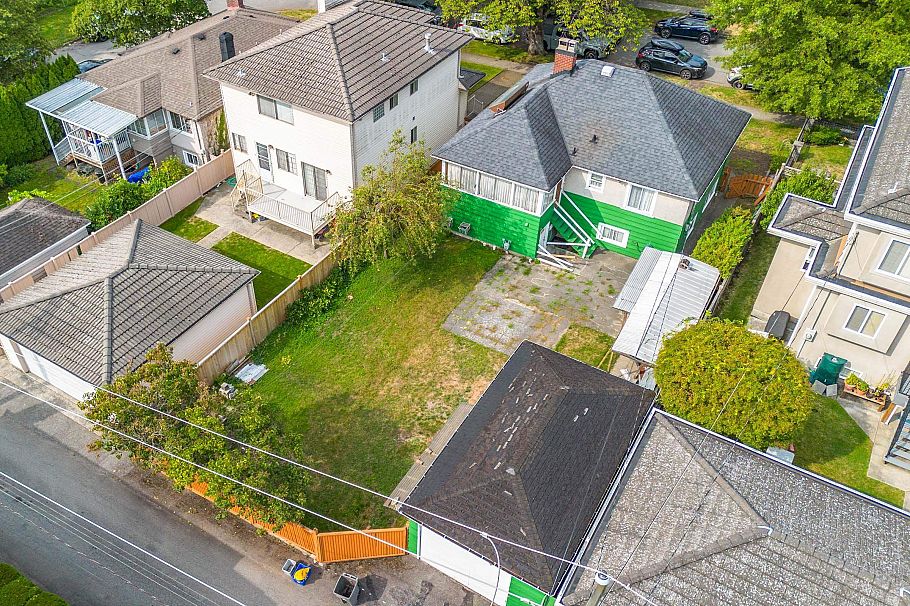 5670 Columbia Street Vancouver, BC - 28