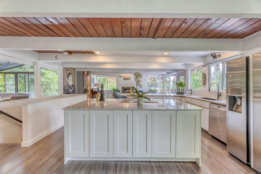 466 E Kings Road North Vancouver, BC - 28