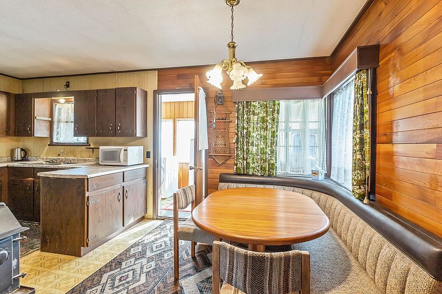 5670 Columbia Street Vancouver, BC - 4