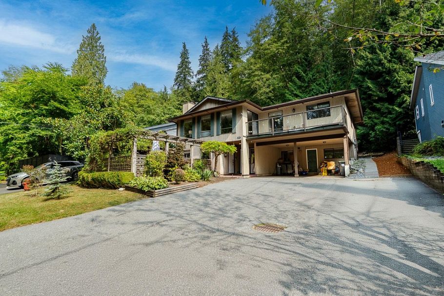 1184 Riverside Drive North Vancouver, BC - 38