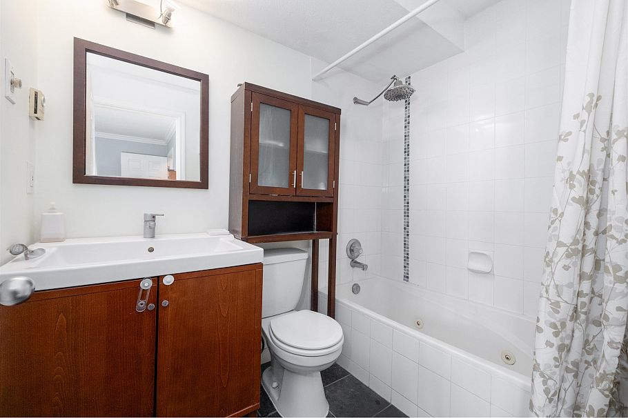 403 118 E 2nd Street North Vancouver, BC - 11