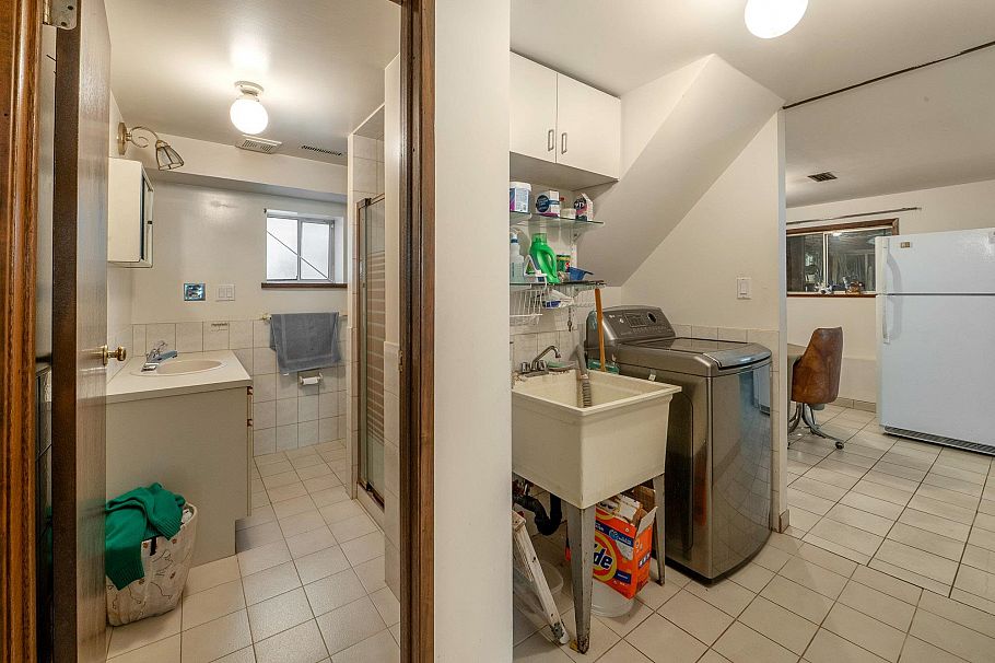 1794 E 6th Avenue Vancouver, BC - 37