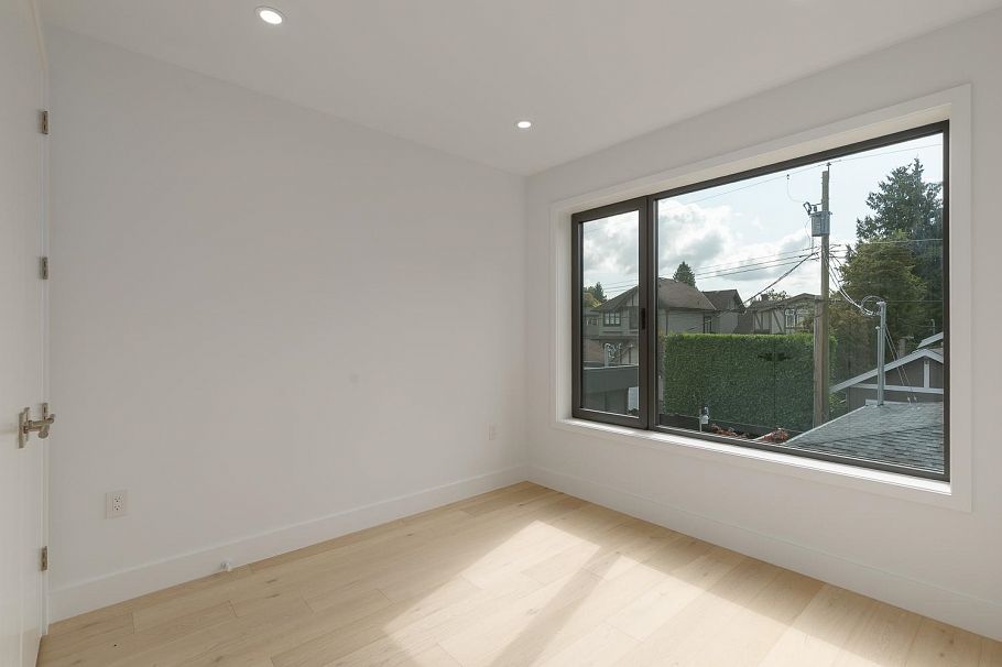 2 3186 W 11th Avenue Vancouver, BC - 12