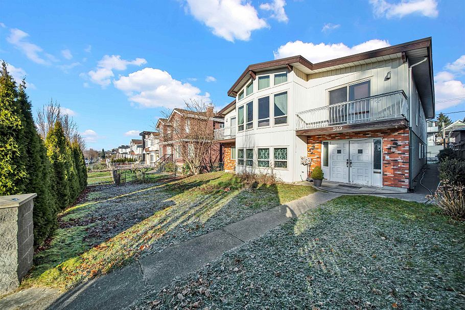549 E 57th Avenue Vancouver, BC - 3