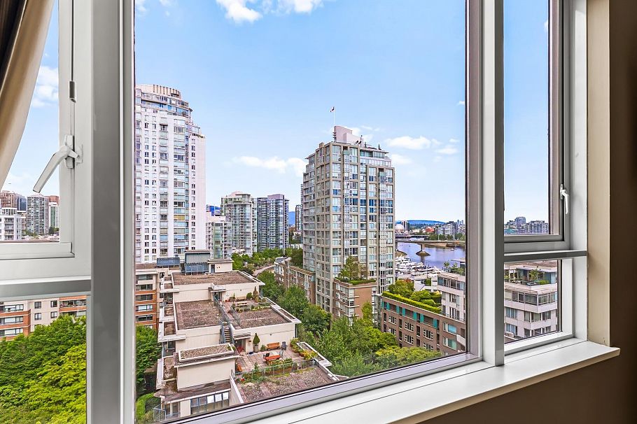 1605 1383 Marinaside Crescent Vancouver, BC - 21