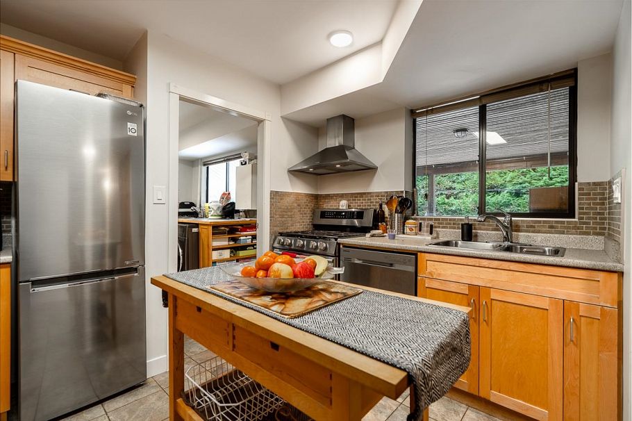 1184 Riverside Drive North Vancouver, BC - 27