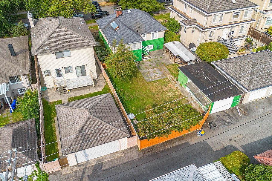 5670 Columbia Street Vancouver, BC - 26