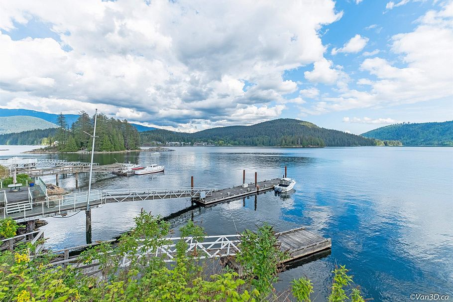 4541 Stonehaven Avenue North Vancouver, BC - 25