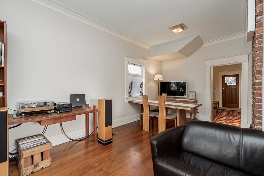 830 E 14th Avenue Vancouver, BC - 7