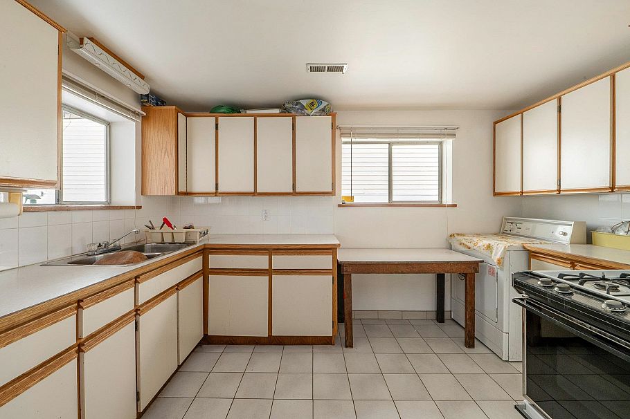 1794 E 6th Avenue Vancouver, BC - 26