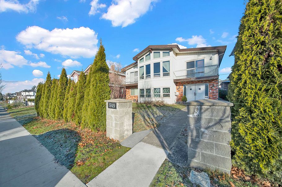 549 E 57th Avenue Vancouver, BC - 2