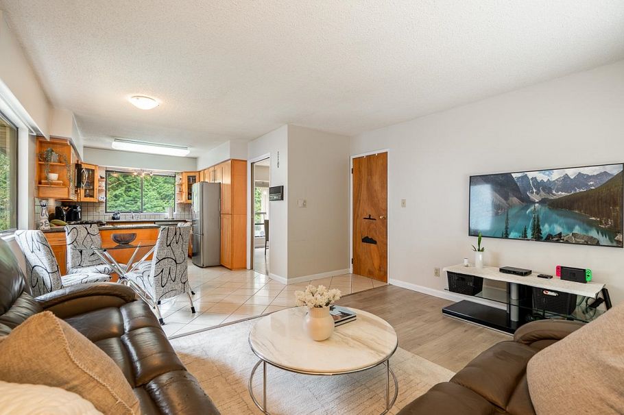 1184 Riverside Drive North Vancouver, BC - 17