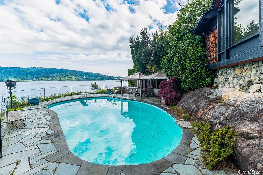 4541 Stonehaven Avenue North Vancouver, BC - 20