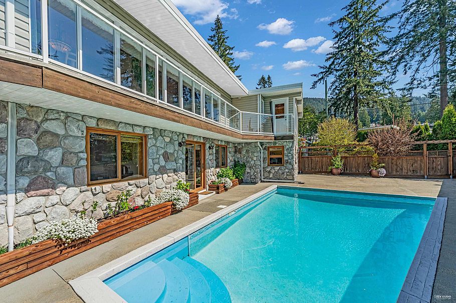 4323 Valencia Avenue North Vancouver, BC - 1