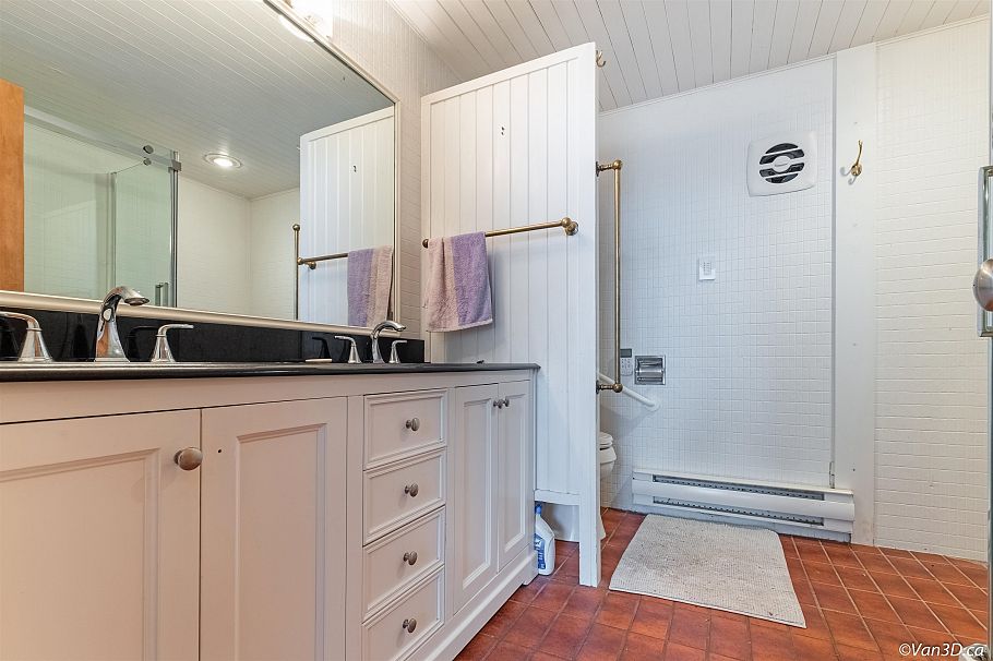 4541 Stonehaven Avenue North Vancouver, BC - 12