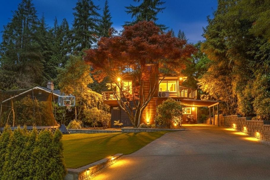 466 E Kings Road North Vancouver, BC - 1