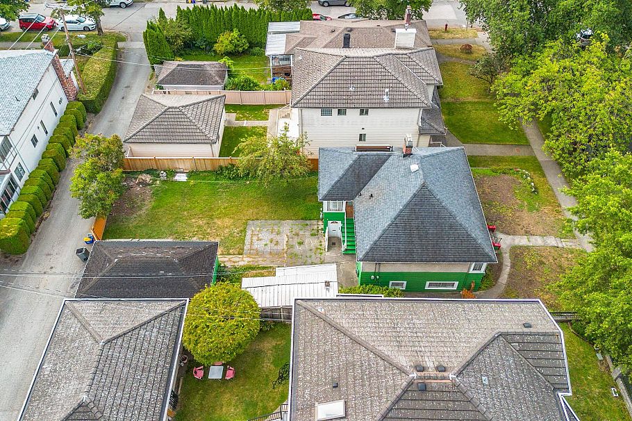 5670 Columbia Street Vancouver, BC - 29