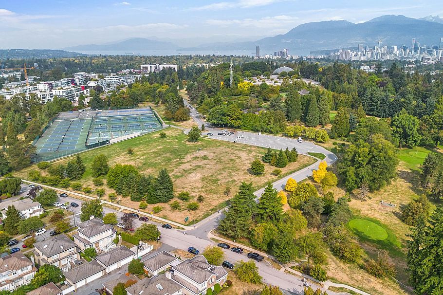 5670 Columbia Street Vancouver, BC - 31