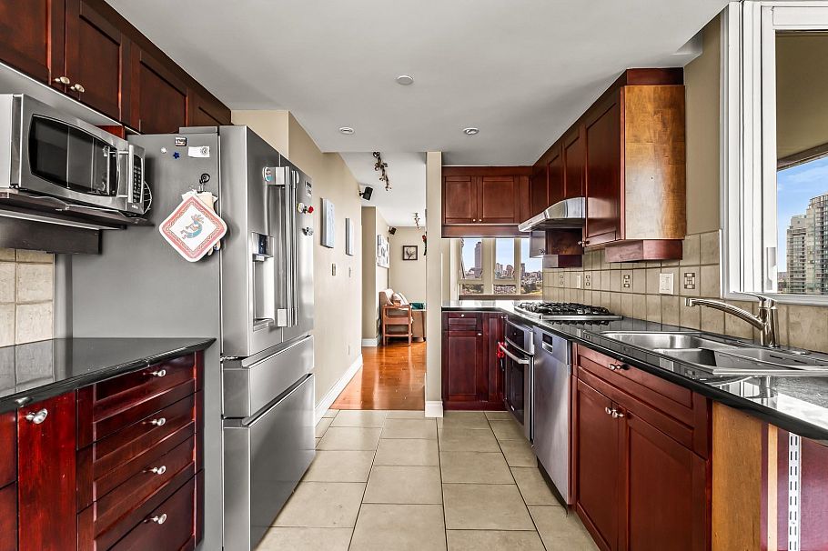 1605 1383 Marinaside Crescent Vancouver, BC - 23