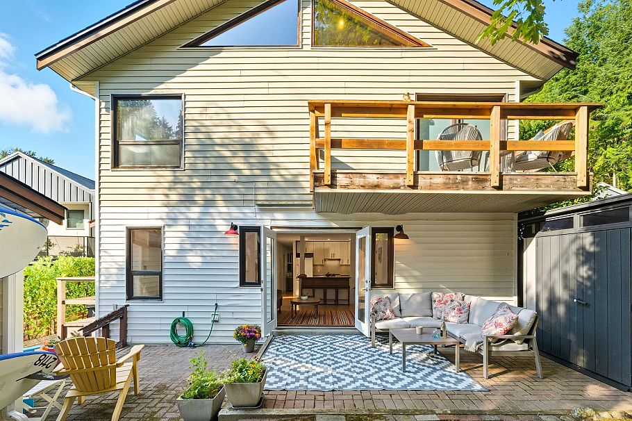 4565 Cove Cliff Road North Vancouver, BC - 1