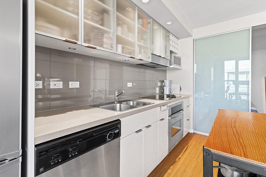 902 168 Powell Street Vancouver, BC - 9