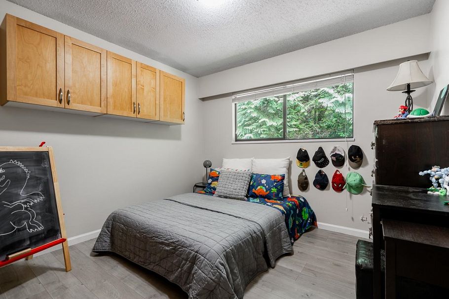 1184 Riverside Drive North Vancouver, BC - 21