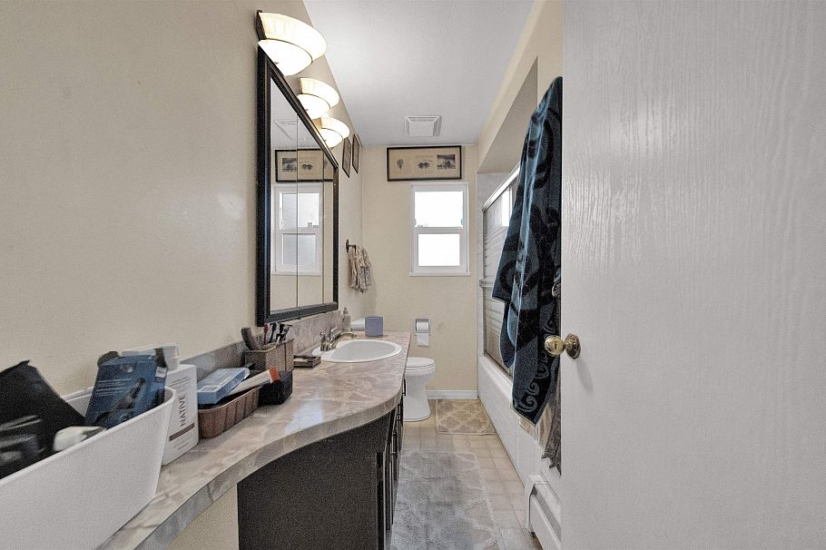 549 E 57th Avenue Vancouver, BC - 18