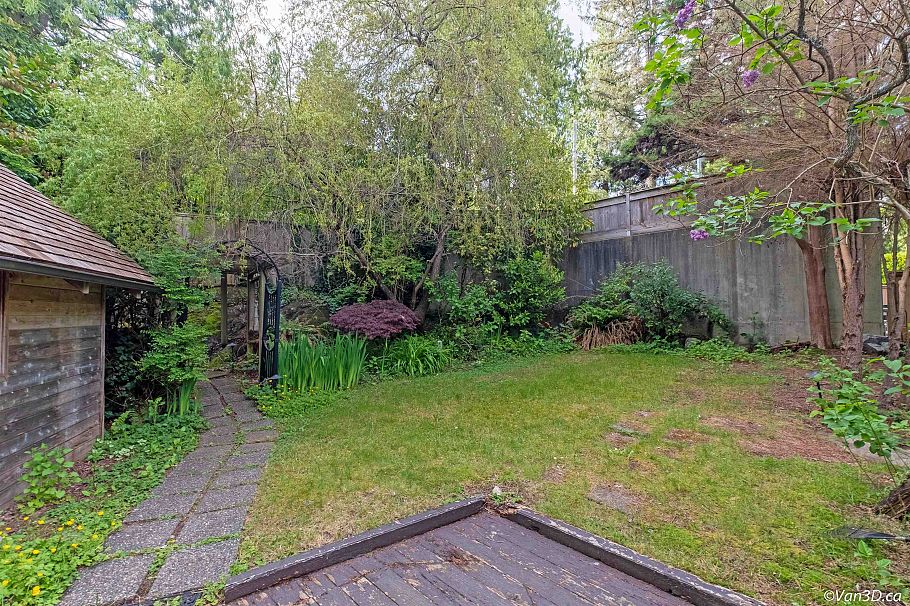 4541 Stonehaven Avenue North Vancouver, BC - 10