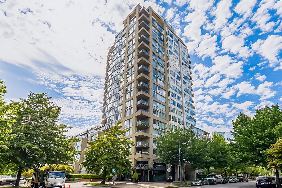 1605 1383 Marinaside Crescent Vancouver, BC - 4