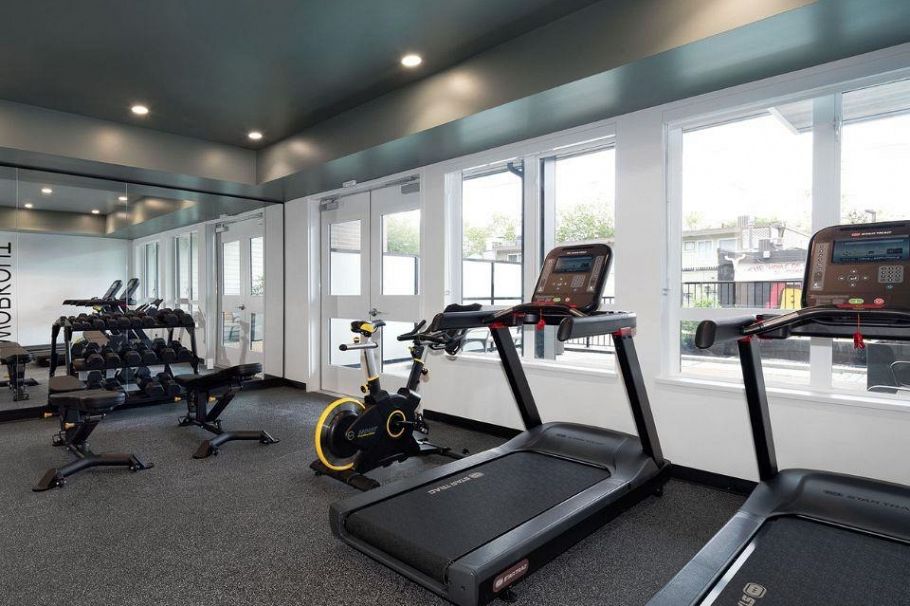 204 2450 Garden Drive Vancouver, BC - 9