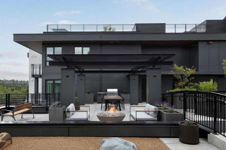 204 2450 Garden Drive Vancouver, BC - 6