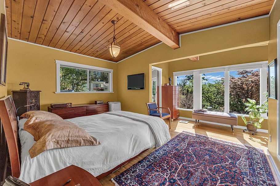 4323 Valencia Avenue North Vancouver, BC - 12