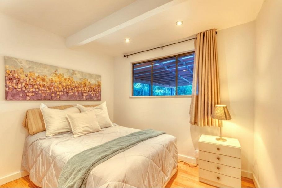 466 E Kings Road North Vancouver, BC - 22