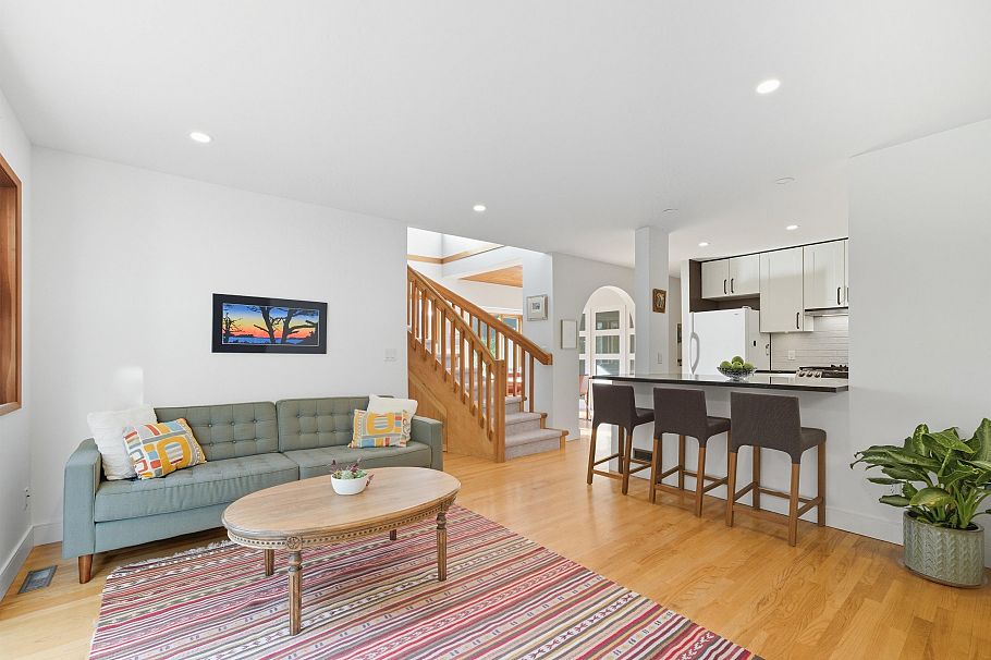 4565 Cove Cliff Road North Vancouver, BC - 4