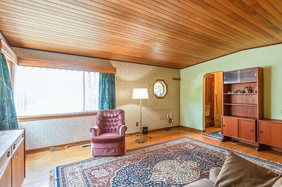 5670 Columbia Street Vancouver, BC - 3